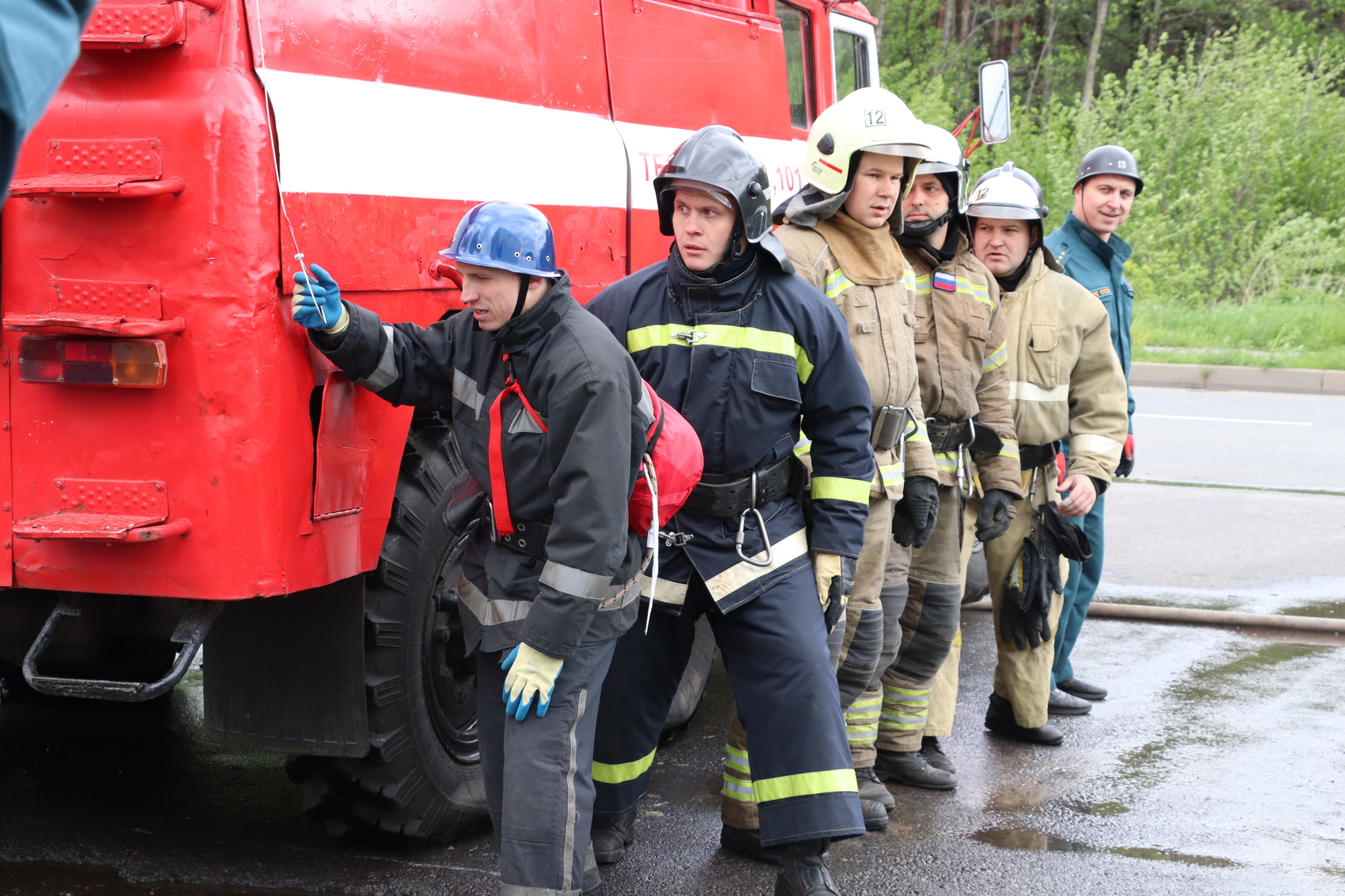 В Брянском пожарно-спасательном гарнизоне определено лучшее отделение  пожарной охраны на автоцистерне | 27.05.2022 | Брянск - БезФормата