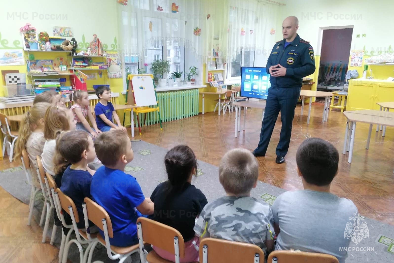 В Новозыбкове прошло профилактическое мероприятие «Осторожно, тонкий лёд!»  - Новости - Главное управление МЧС России по Брянской области