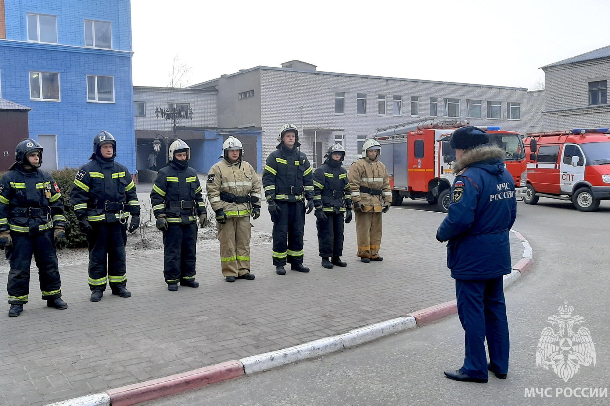 В Брянской городской больнице состоялось пожарно-тактическое занятие -  Новости - Главное управление МЧС России по Брянской области