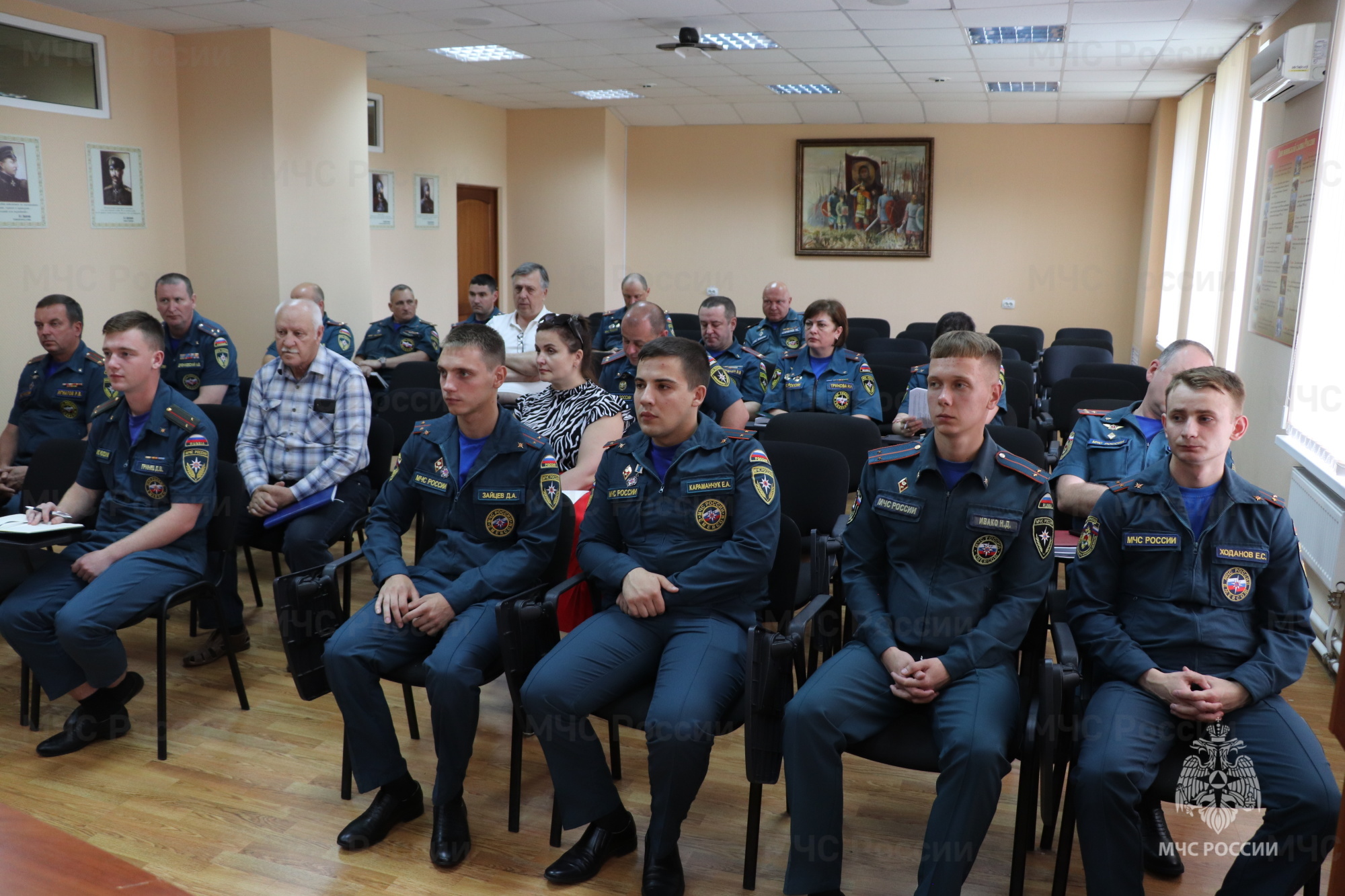 Пять молодых офицеров пополнят ряды брянского управления МЧС России -  Новости - Главное управление МЧС России по Брянской области