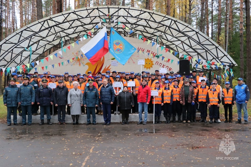 В оздоровительном лагере "Искорка" открылась профильная смена