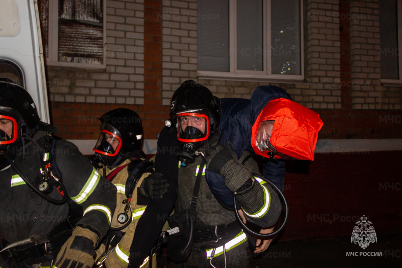 На пожарно-тактическом учении спасли трёх пациентов и  врача