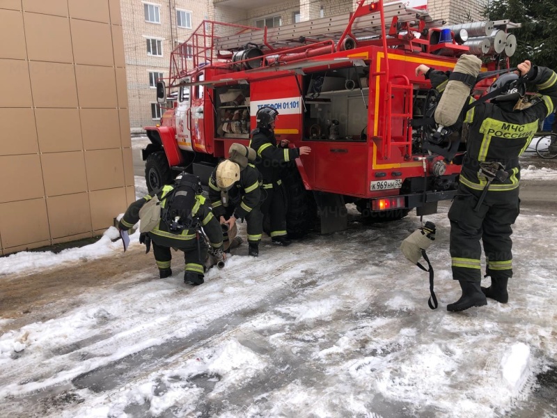 На базе ГБУЗ «Новозыбковская центральная районная больница» состоялось тренировочное пожарно-тактическое учение